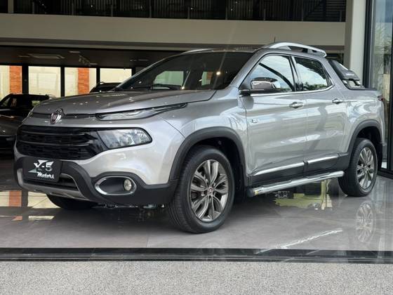 FIAT TORO 2.0 16V TURBO DIESEL RANCH 4WD AT9 FIAT TORO 2.0 16V TURBO DIESEL RANCH 4WD AT9